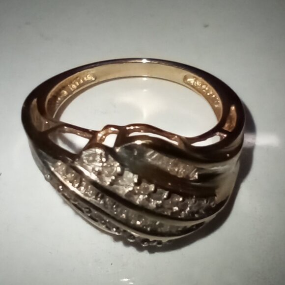 10Kt Yellow Gold One-Third-Carat Diamond 5-Row Wave Ring - Picture 4 of 5